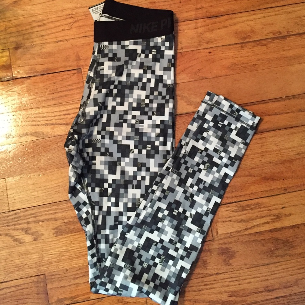 Nike Pro Dri-Fit workout leggings